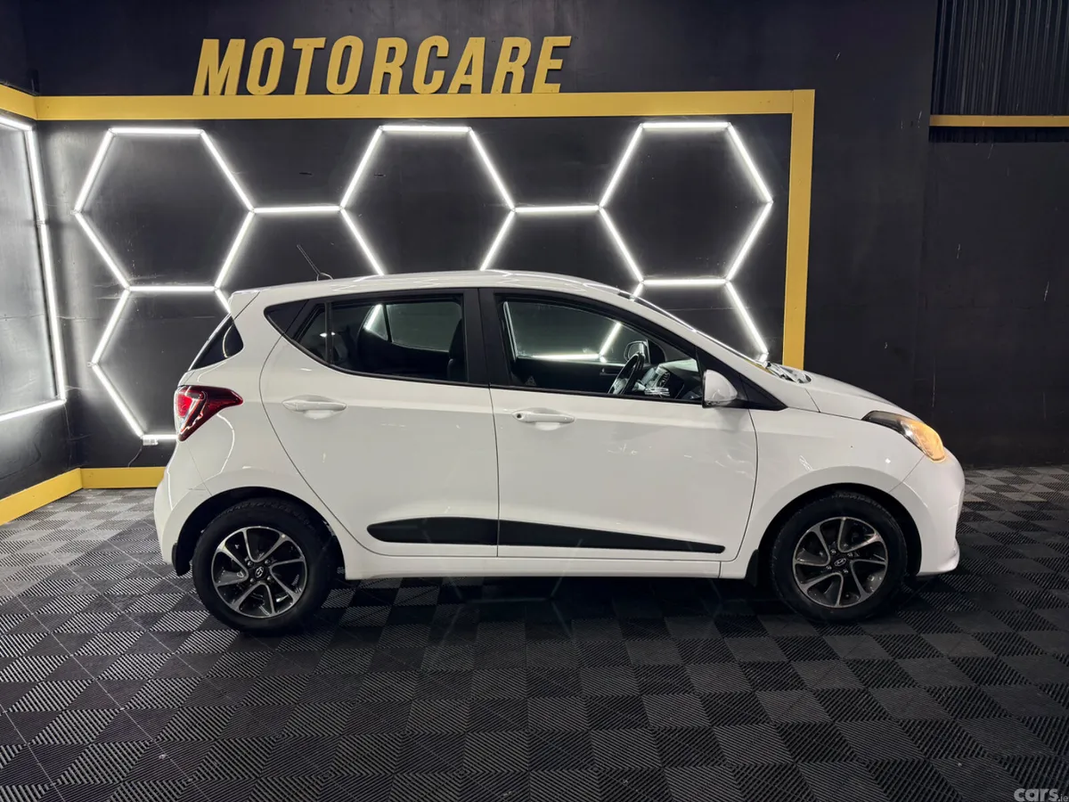Hyundai i10 Hatchback, Petrol, 2017, White