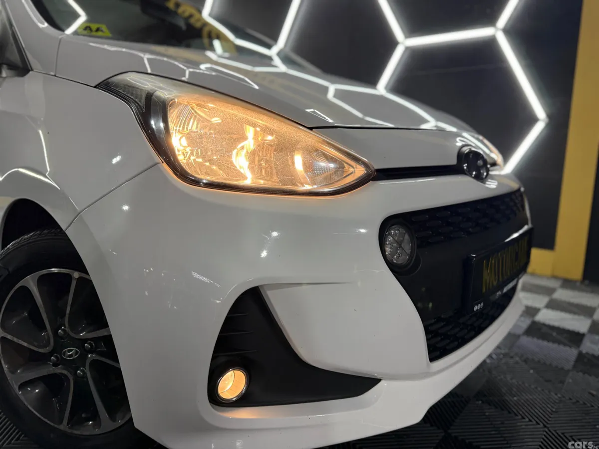 Hyundai i10 Hatchback, Petrol, 2017, White