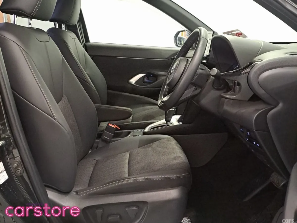 Toyota Yaris Cross MPV, Petrol Hybrid, 2023, Black