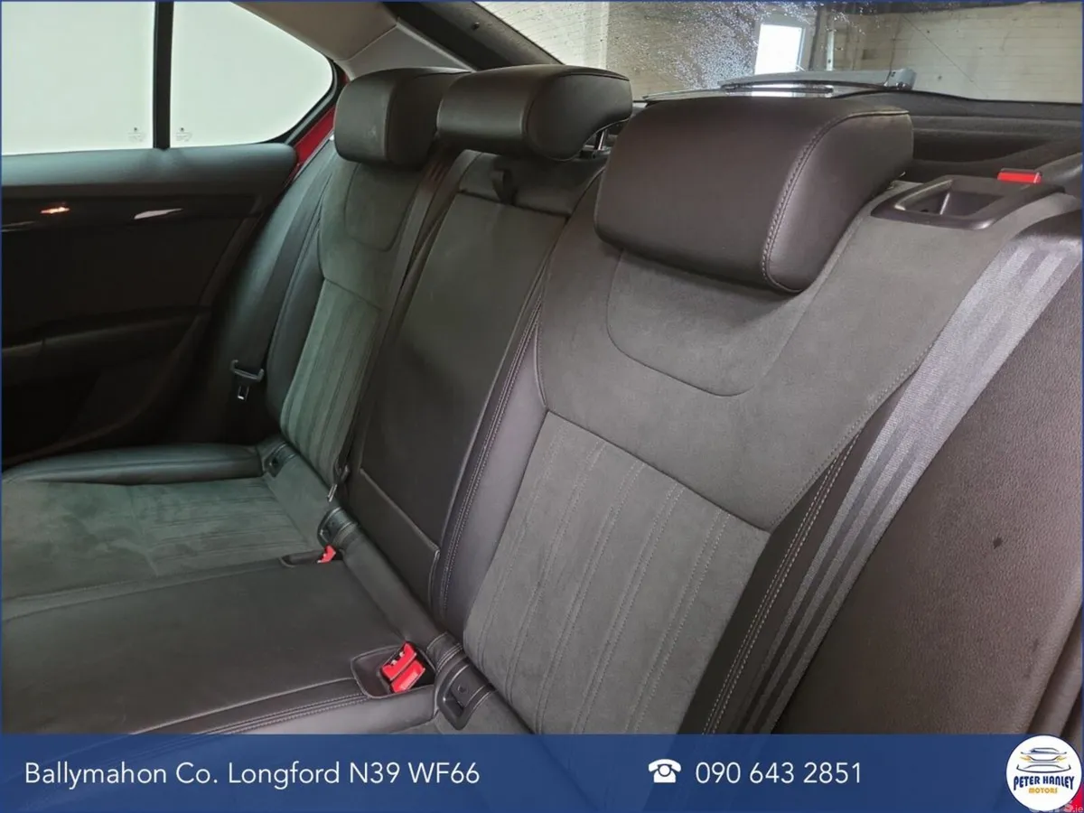 Skoda Octavia Hatchback, Petrol, 2018, Red