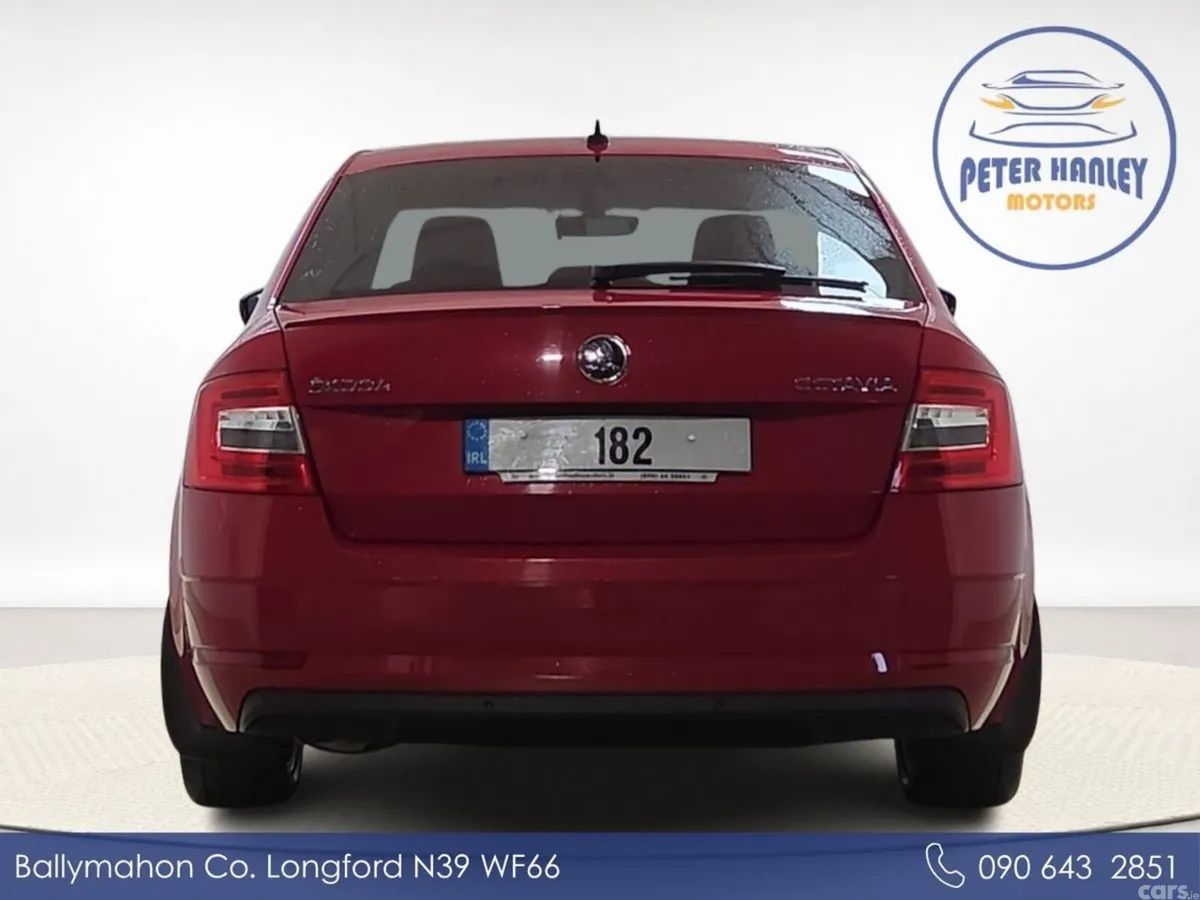 Skoda Octavia Hatchback, Petrol, 2018, Red