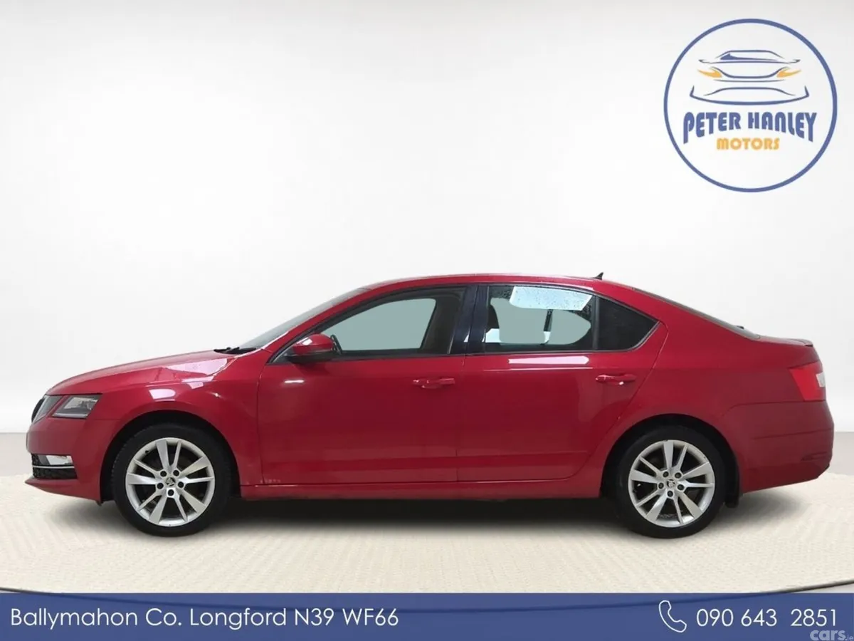 Skoda Octavia Hatchback, Petrol, 2018, Red