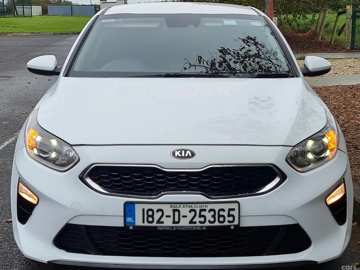 Kia Ceed Hatchback, Petrol, 2018, White
