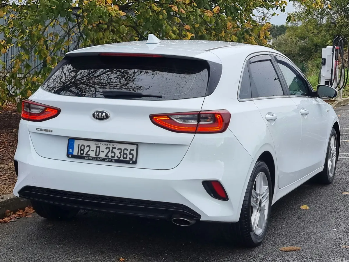 Kia Ceed Hatchback, Petrol, 2018, White