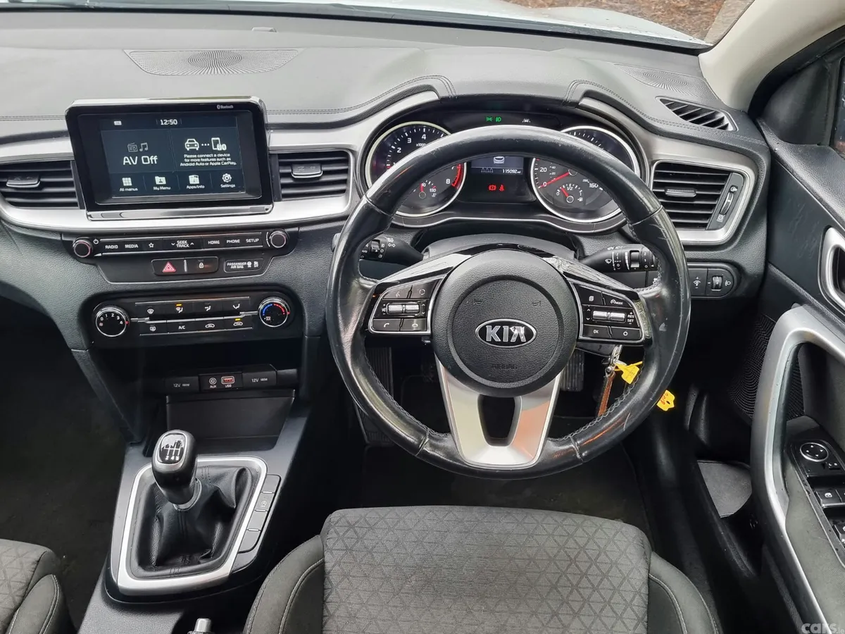 Kia Ceed Hatchback, Petrol, 2018, White
