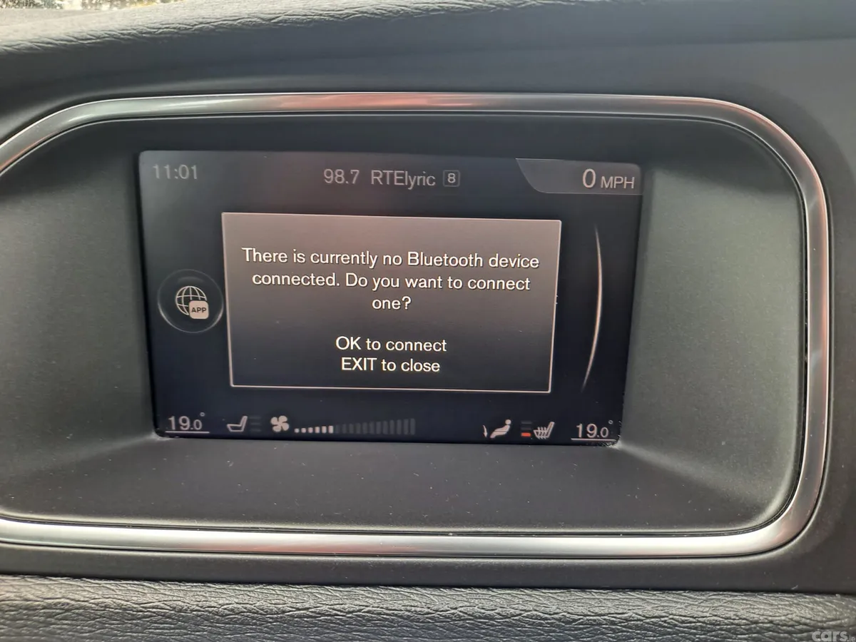 Volvo V40 Hatchback, Petrol, 2018, White