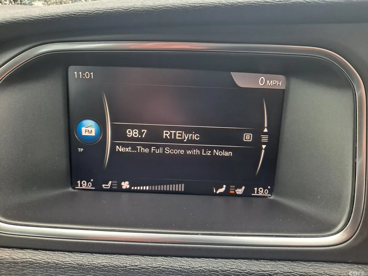 Volvo V40 Hatchback, Petrol, 2018, White