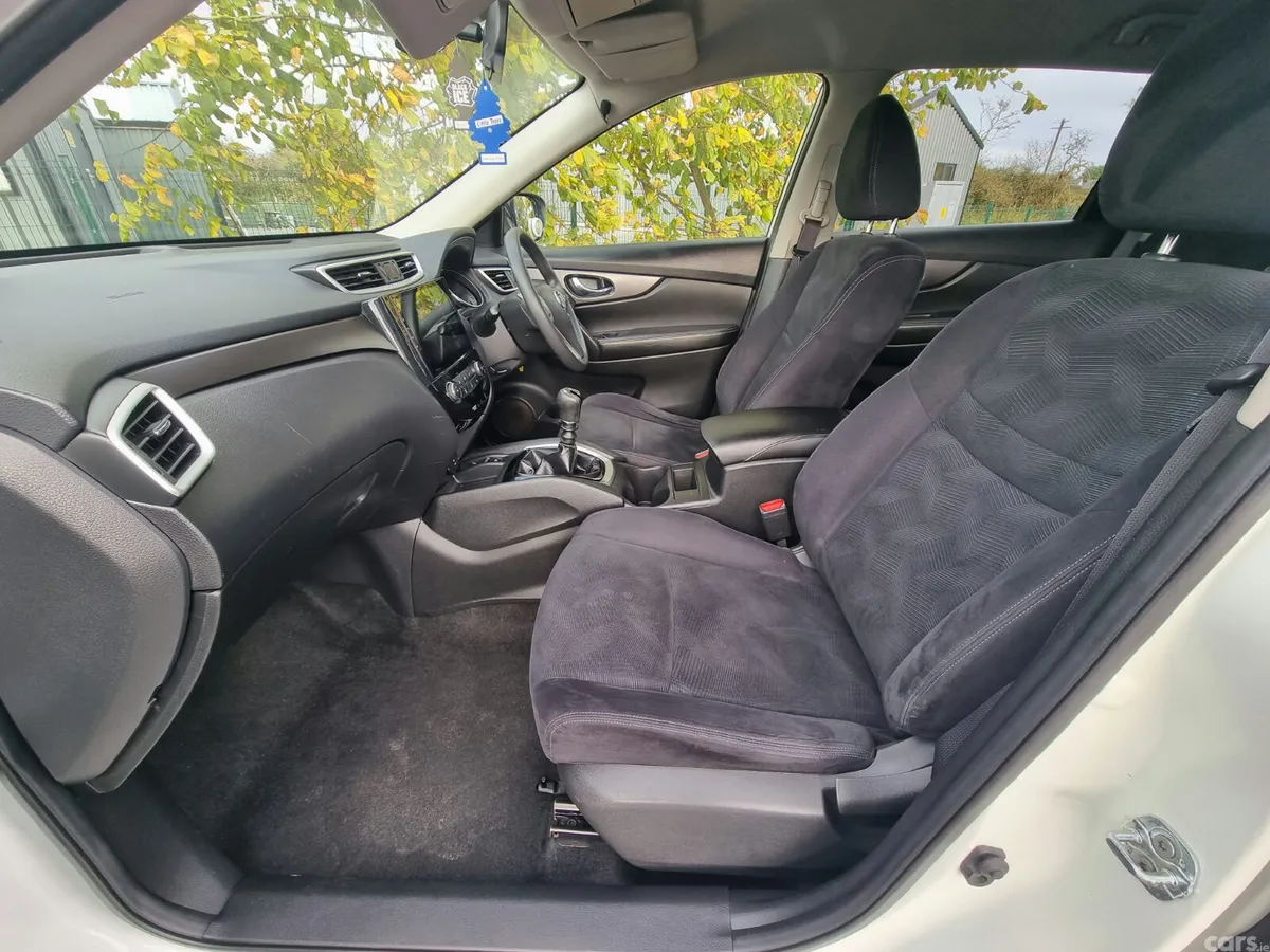 Nissan X-Trail SUV, Petrol, 2017, White