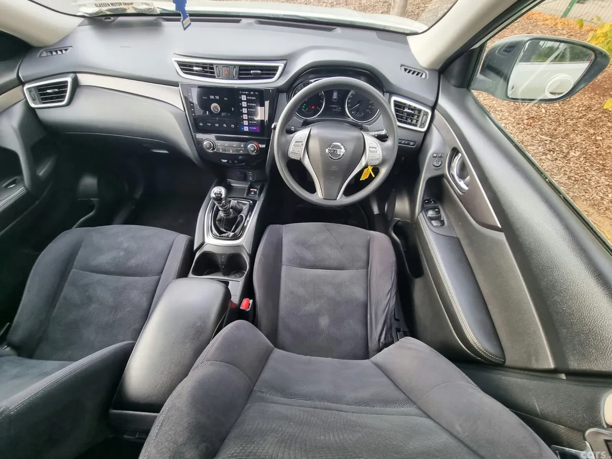 Nissan X-Trail SUV, Petrol, 2017, White