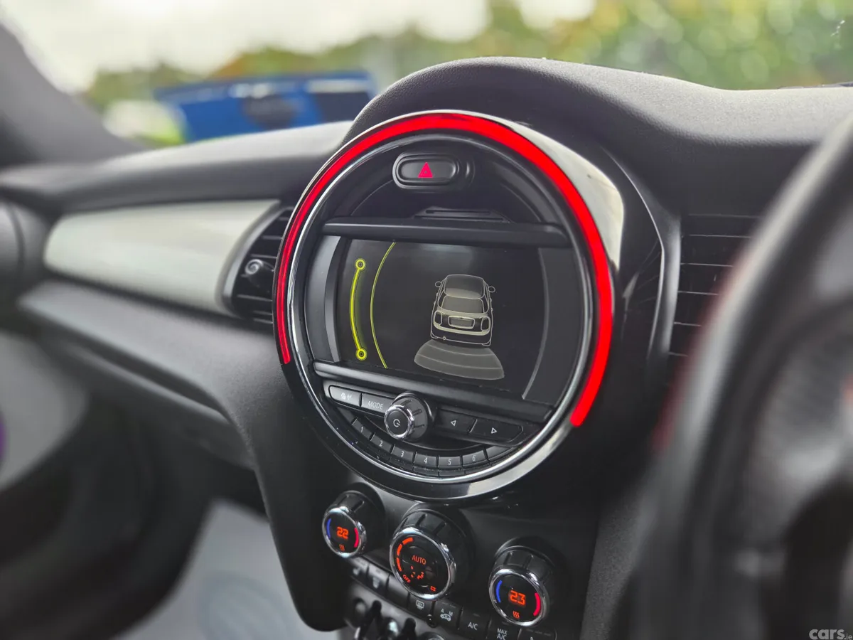 Mini Cooper Hatchback, Diesel, 2015, Black