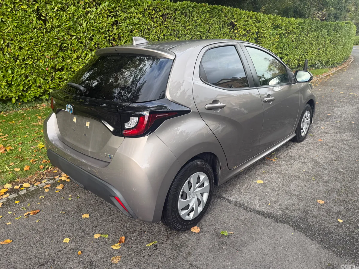 Toyota Yaris Hatchback, Petrol Hybrid, 2021, Beige