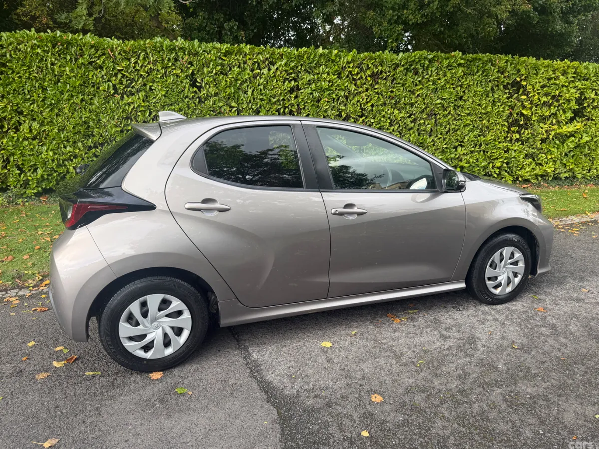 Toyota Yaris Hatchback, Petrol Hybrid, 2021, Beige