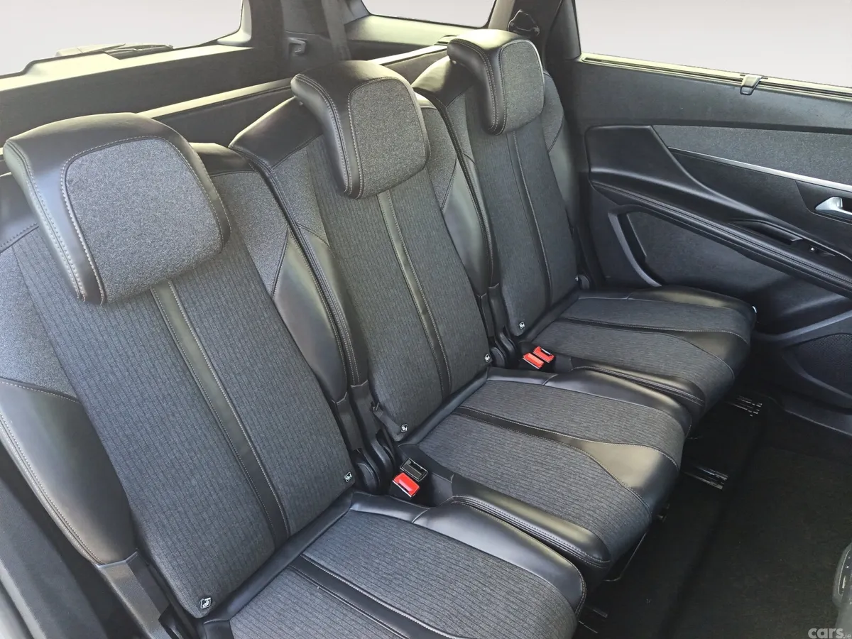 Peugeot 5008 MPV, Diesel, 2018, Grey