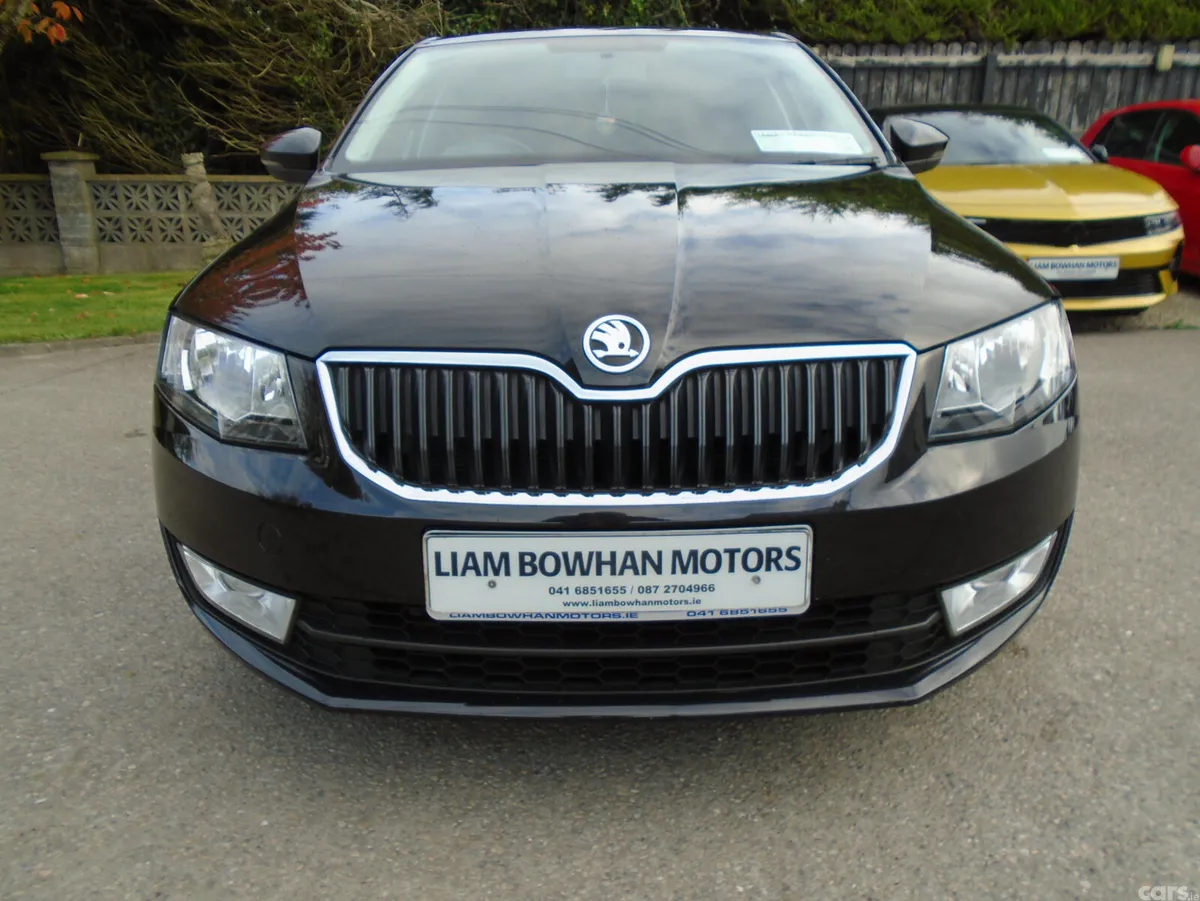 Skoda Octavia Saloon, Diesel, 2017, Black