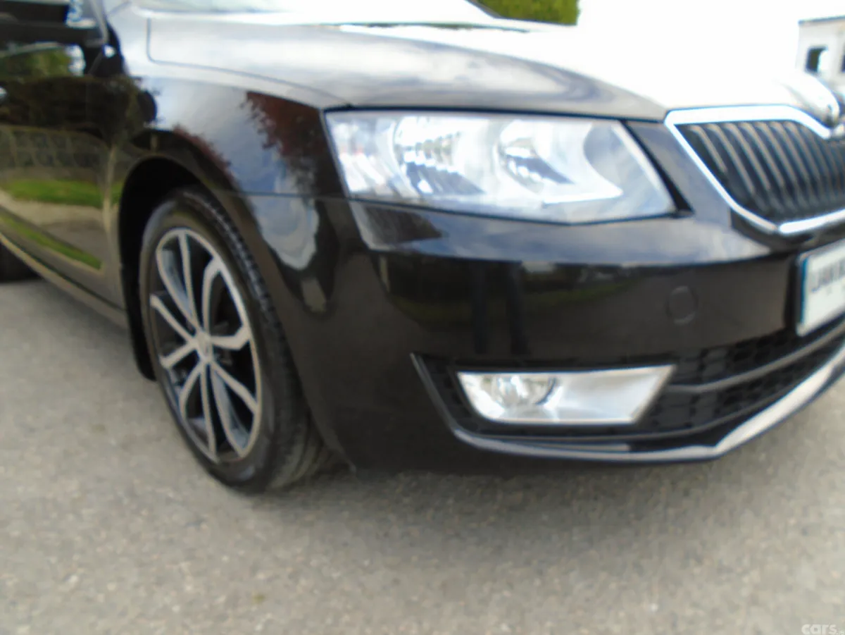 Skoda Octavia Saloon, Diesel, 2017, Black