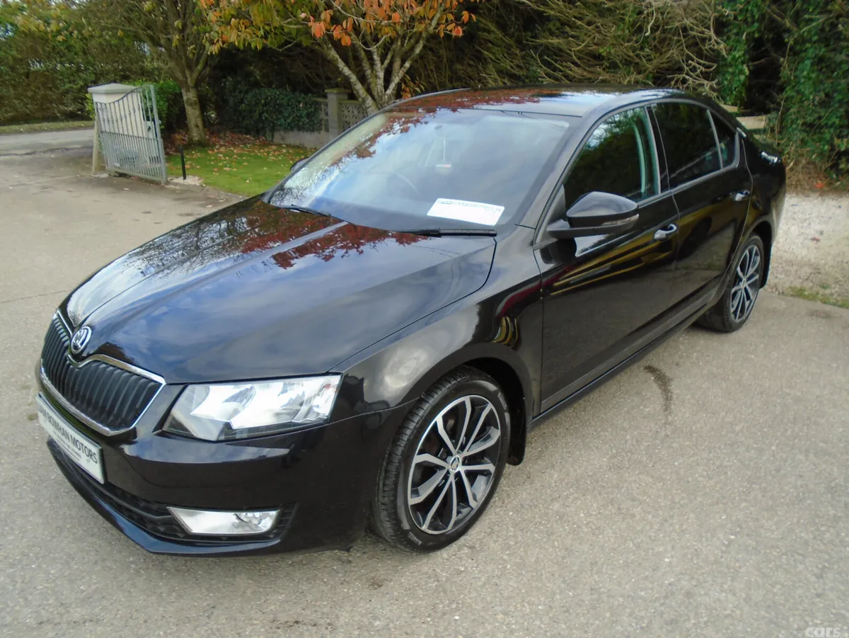 Skoda Octavia Saloon, Diesel, 2017, Black
