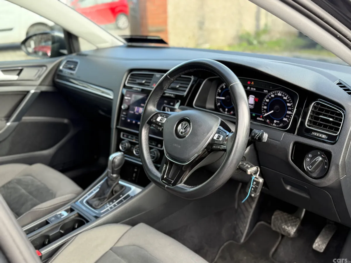 Volkswagen Golf Hatchback, Petrol, 2018, Grey