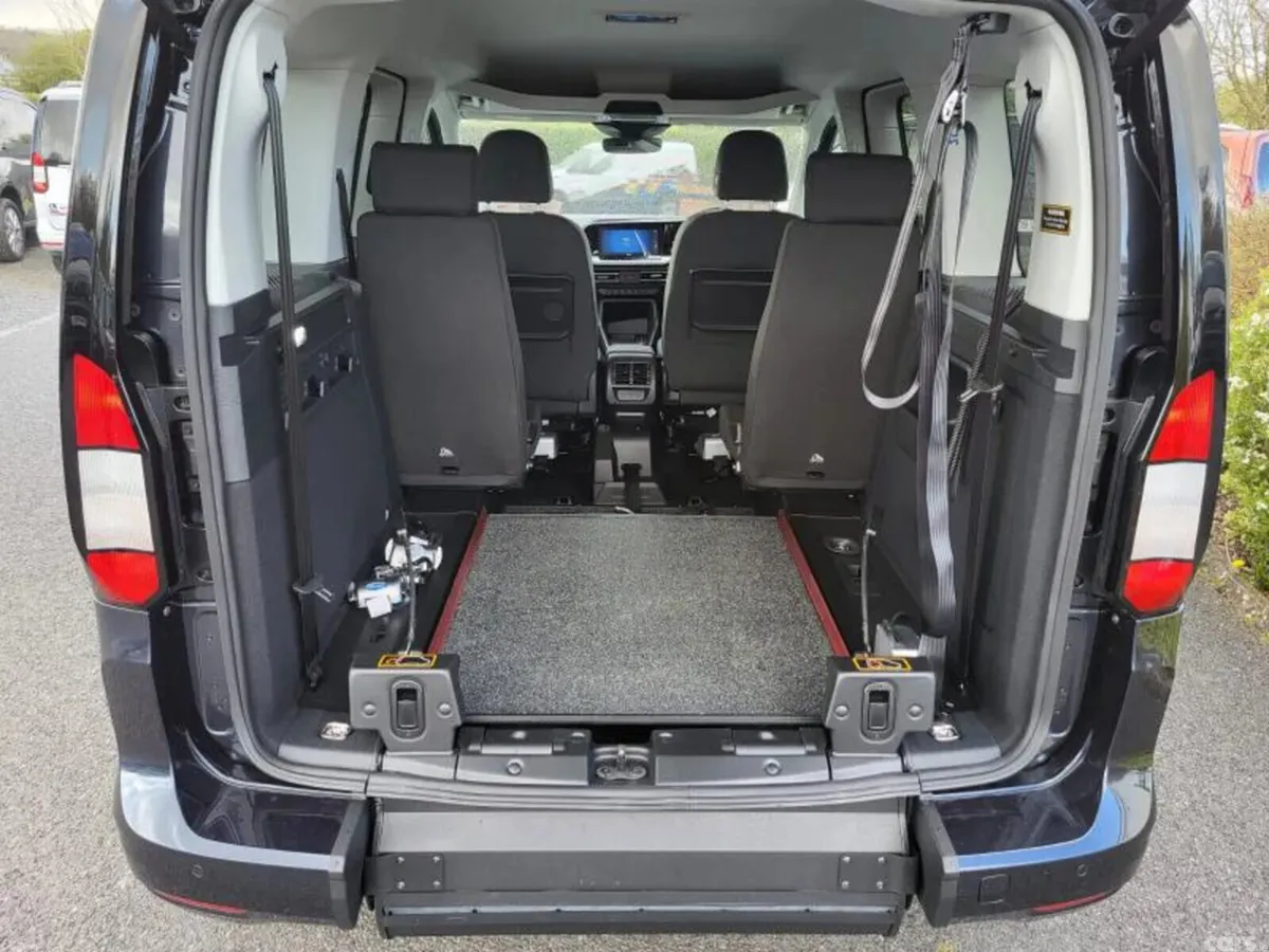 Ford Tourneo Connect MPV, Diesel, 2026, Blue