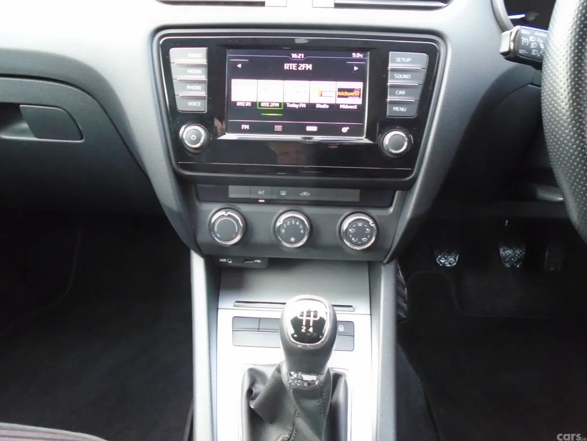 Skoda Octavia Saloon, Diesel, 2017, Black