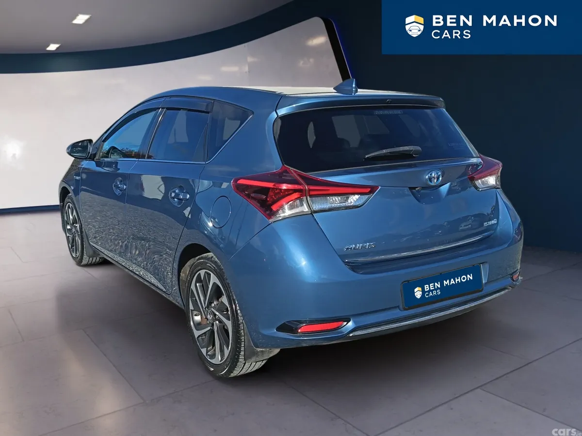 Toyota Auris MPV, Petrol Hybrid, 2018, Blue