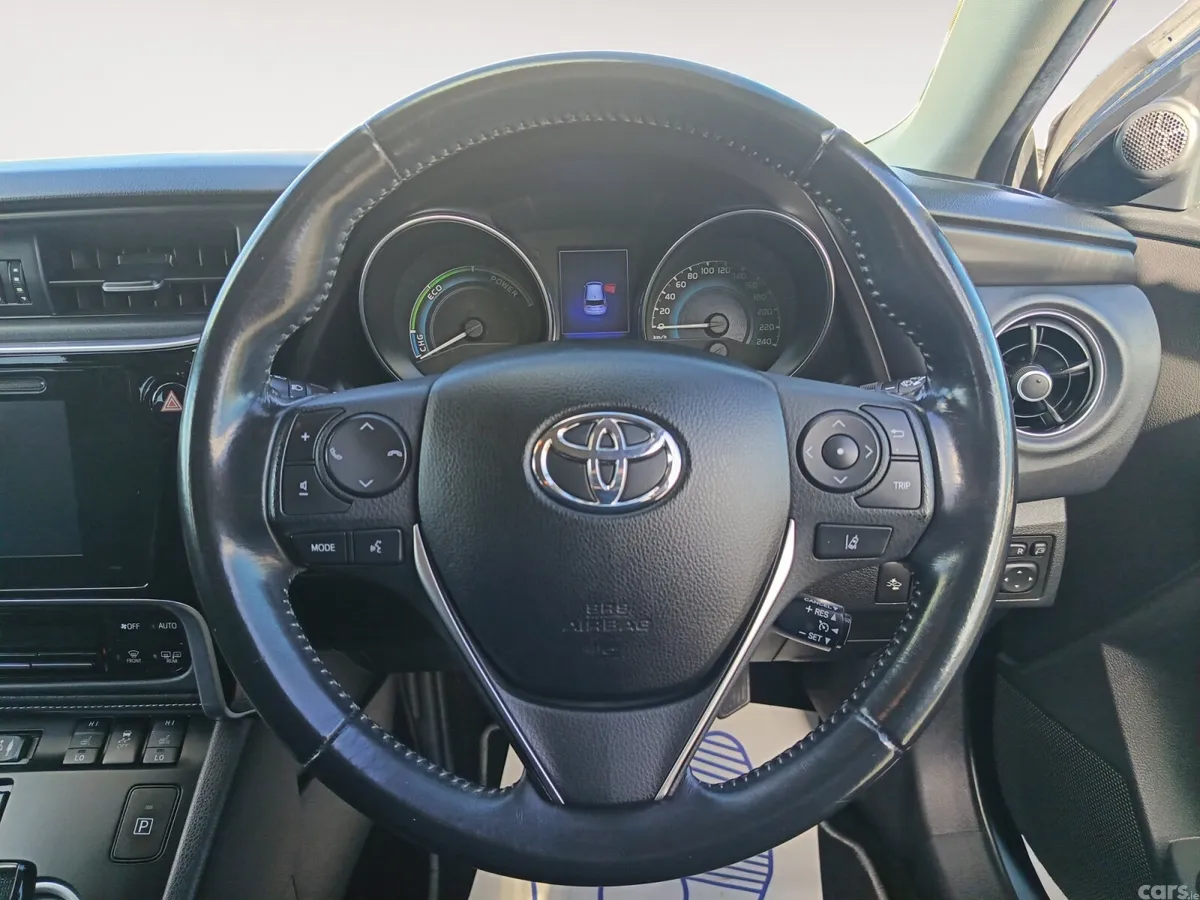 Toyota Auris MPV, Petrol Hybrid, 2018, Blue