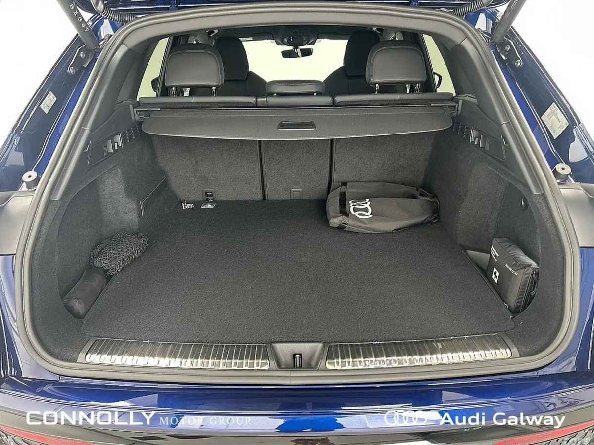 Audi Q5 SUV, Petrol Plug-in Hybrid, 2027, Blue