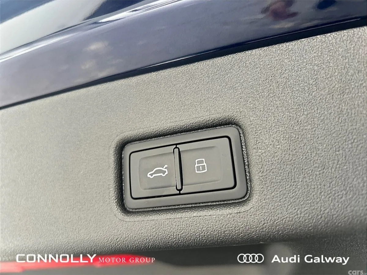 Audi Q5 SUV, Petrol Plug-in Hybrid, 2027, Blue
