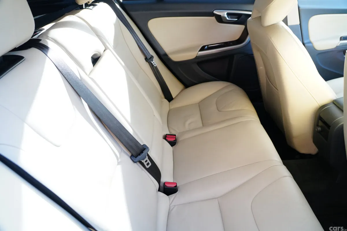 Volvo V60 Estate, Diesel, 2018, Blue