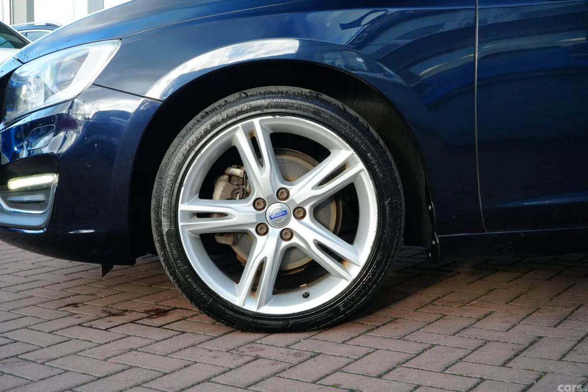 Volvo V60 Estate, Diesel, 2018, Blue