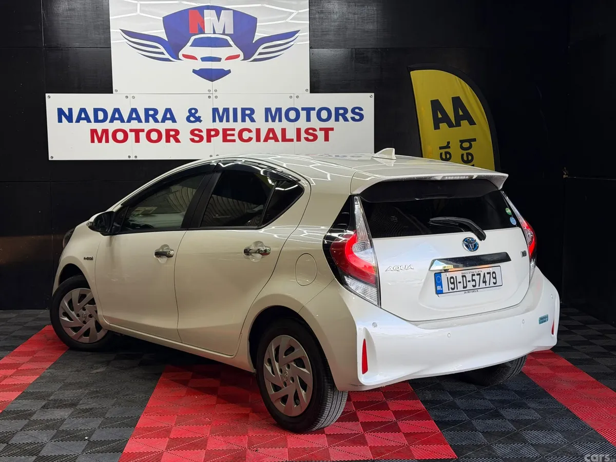 Toyota Aqua Hatchback, Petrol Hybrid, 2019, White