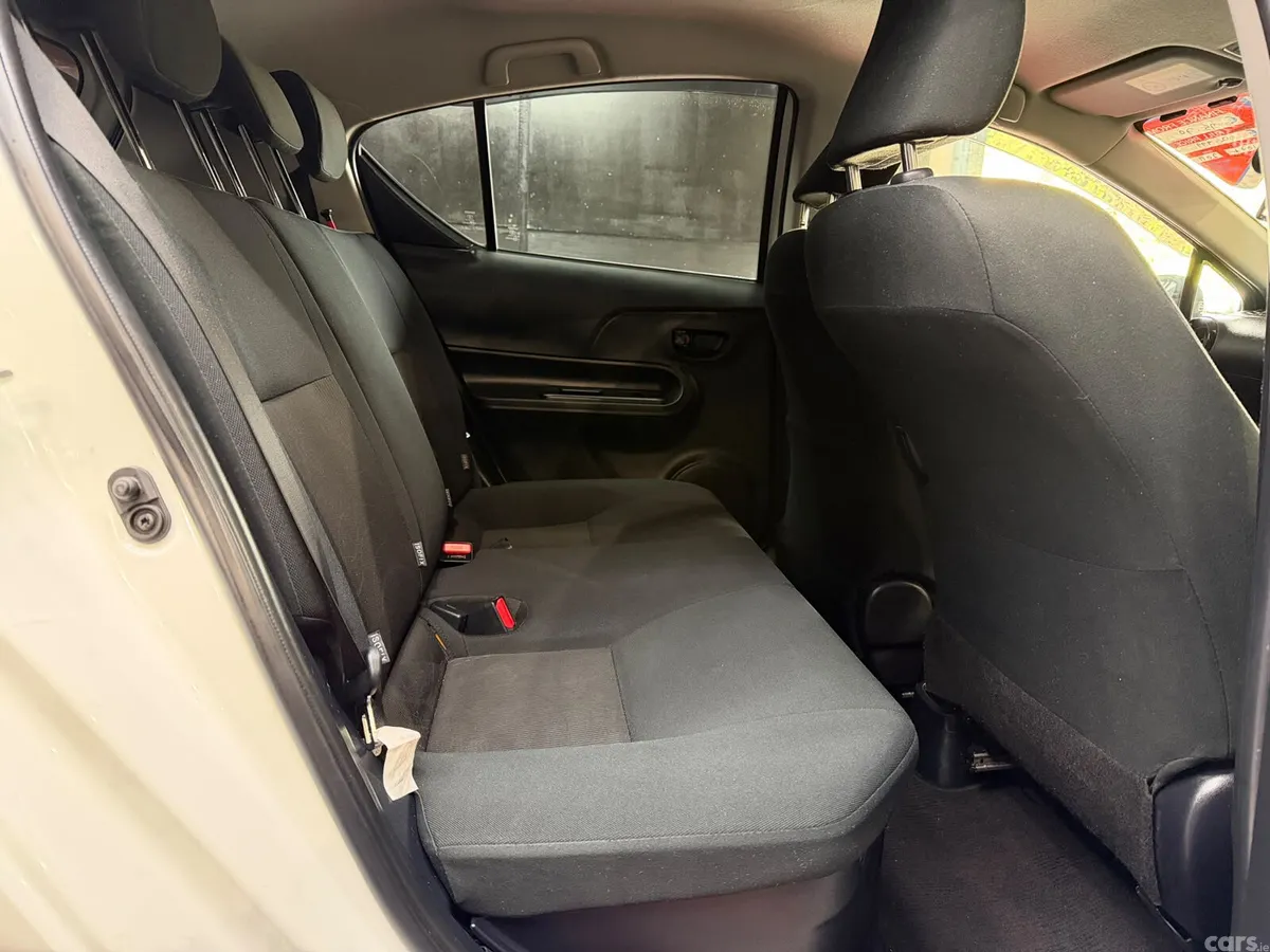 Toyota Aqua Hatchback, Petrol Hybrid, 2019, White