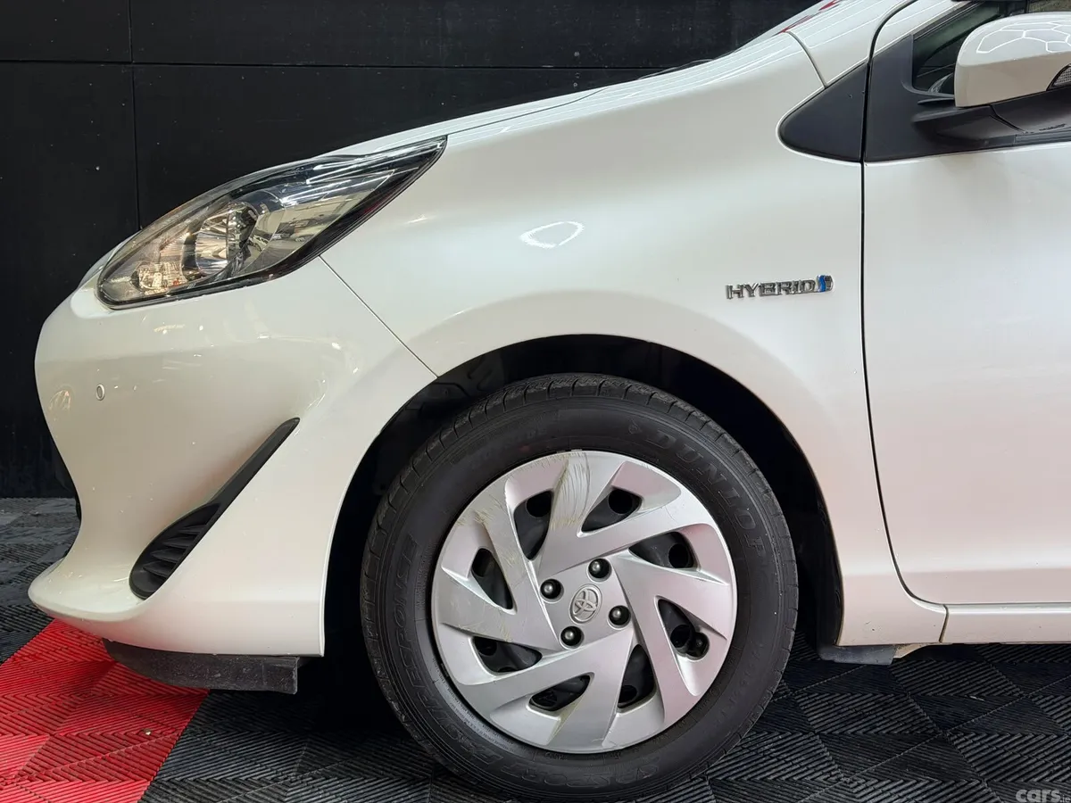 Toyota Aqua Hatchback, Petrol Hybrid, 2019, White