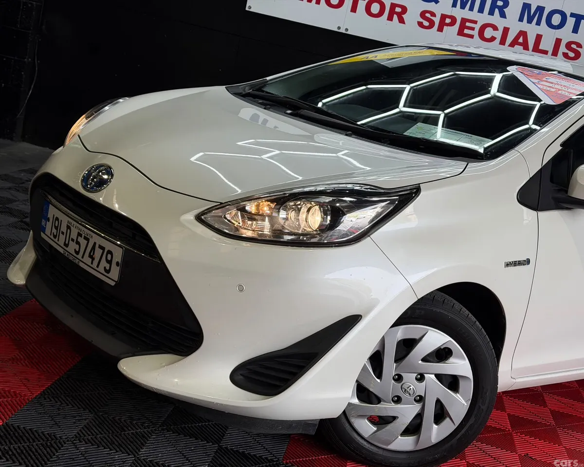 Toyota Aqua Hatchback, Petrol Hybrid, 2019, White