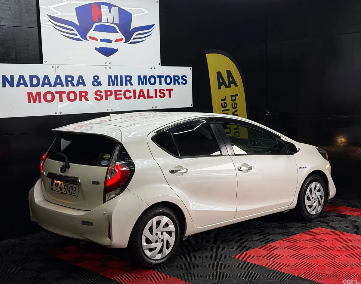 Toyota Aqua Hatchback, Petrol Hybrid, 2019, White