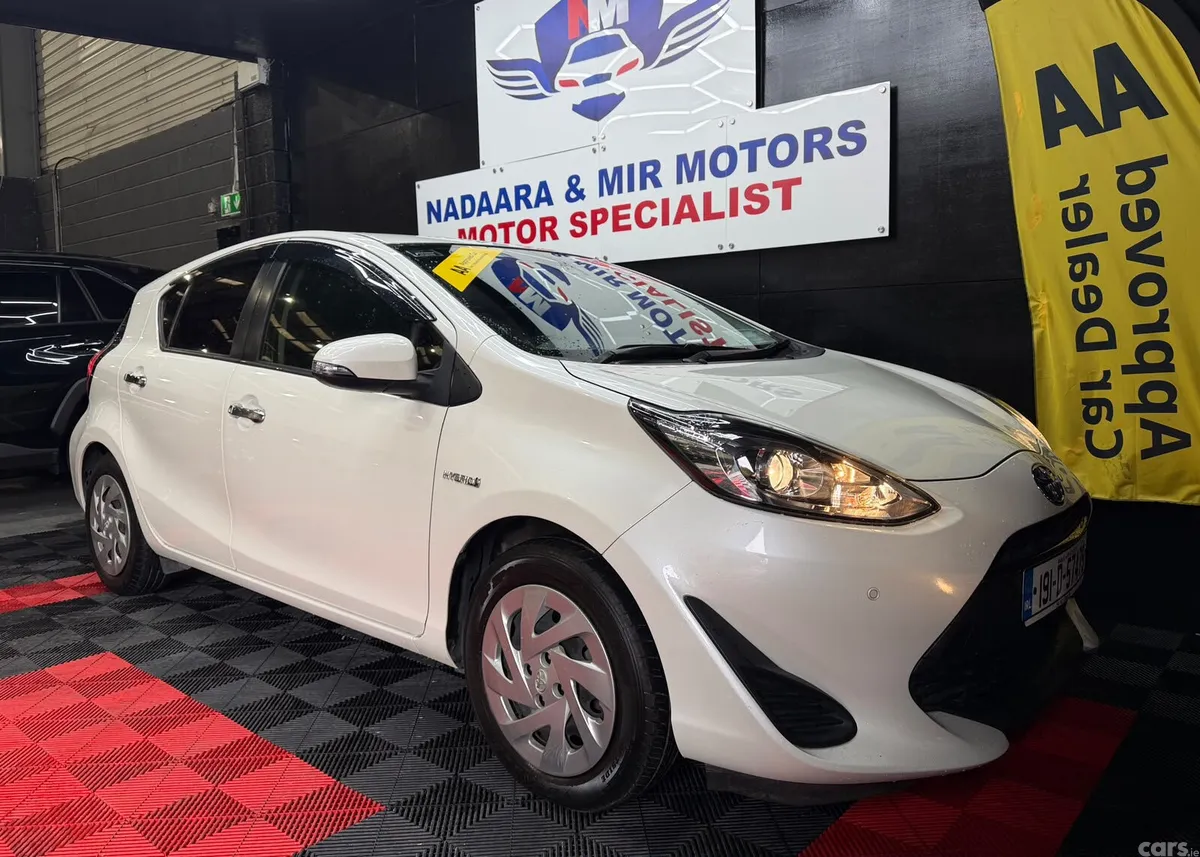 Toyota Aqua Hatchback, Petrol Hybrid, 2019, White
