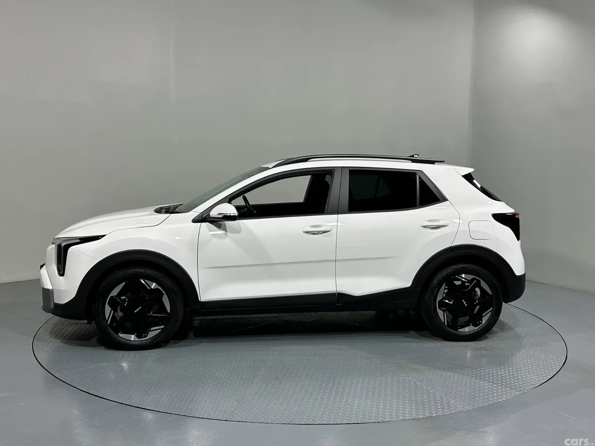 Kia Stonic Hatchback, Petrol Hybrid, 2026, White
