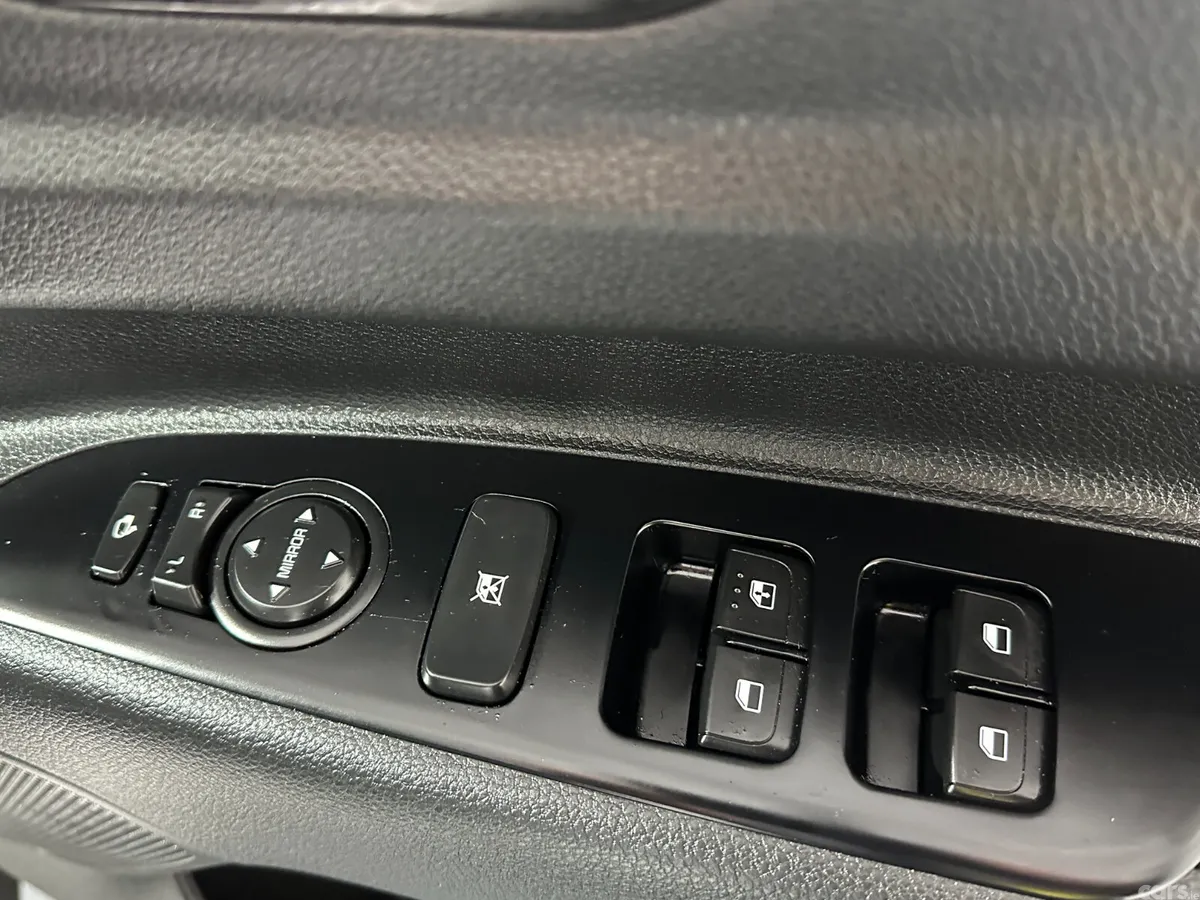 Kia Stonic Hatchback, Petrol Hybrid, 2026, White