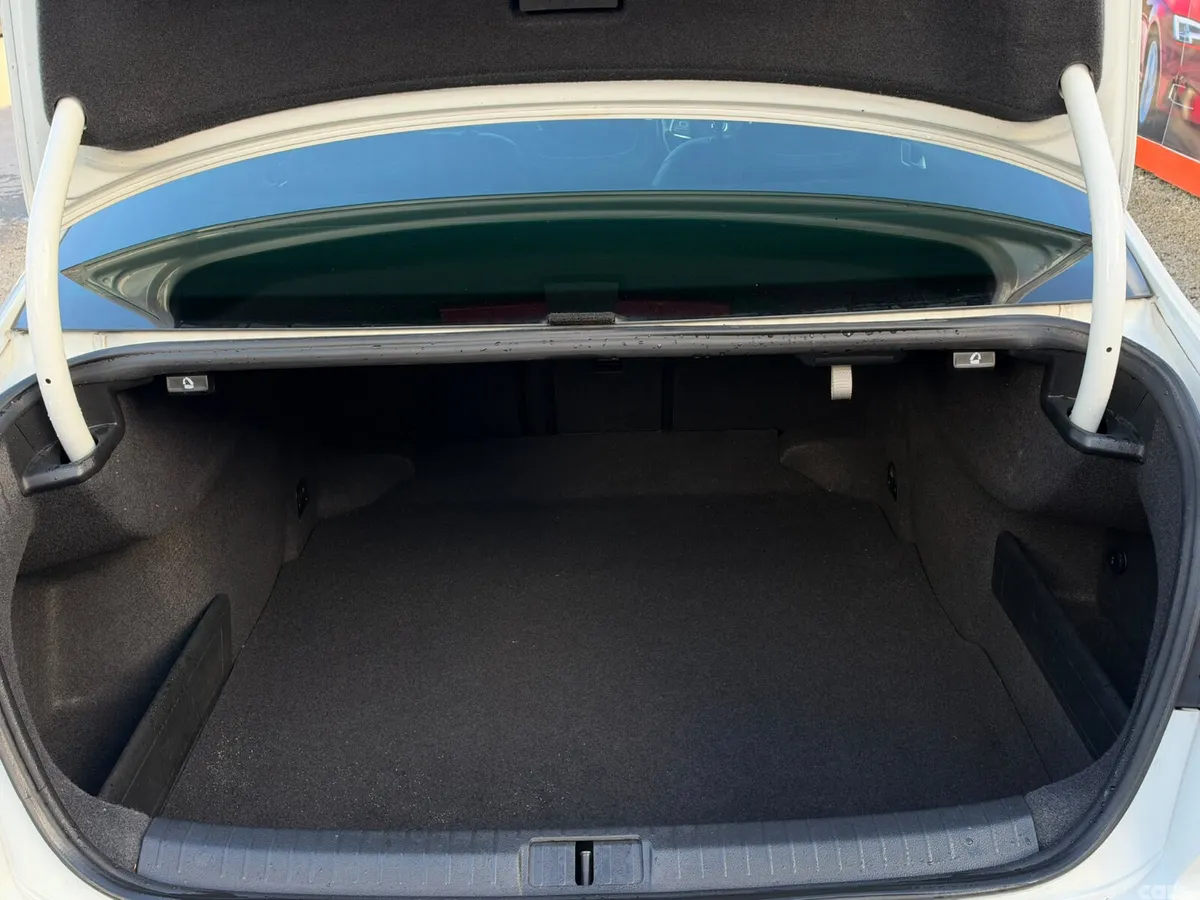 Volkswagen Passat Saloon, Petrol, 2018, White