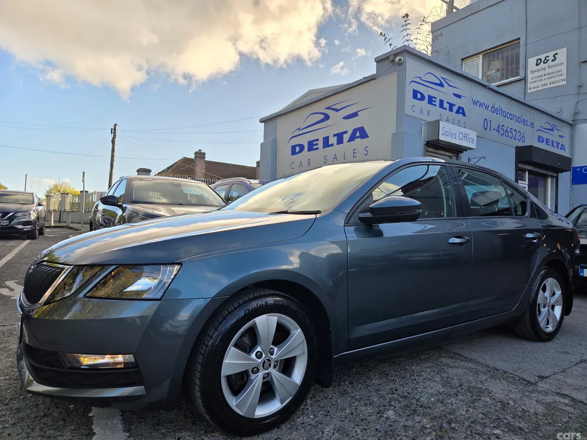 Skoda Octavia Saloon, Petrol, 2020, Grey