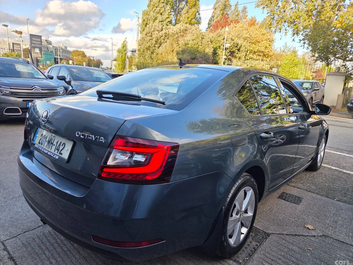 Skoda Octavia Saloon, Petrol, 2020, Grey