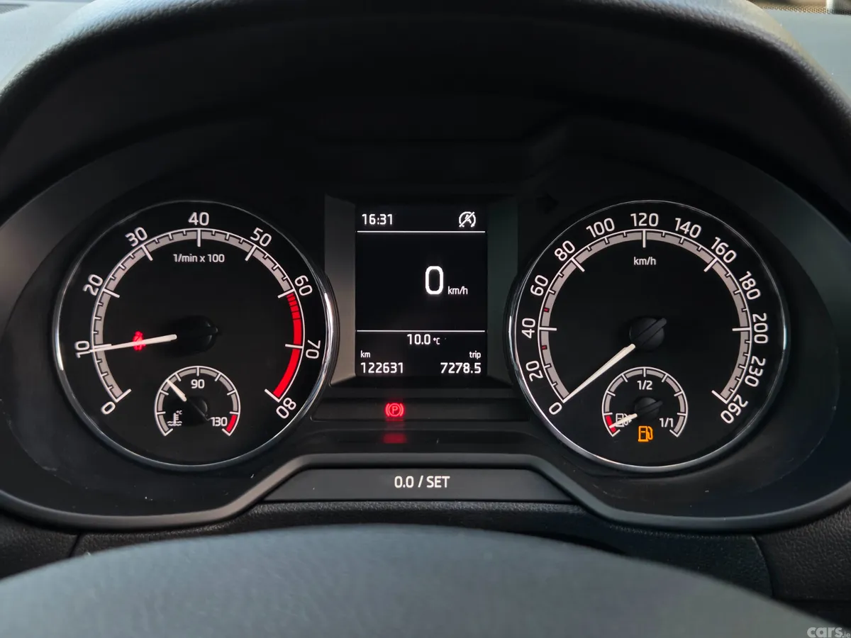 Skoda Octavia Saloon, Petrol, 2020, Grey