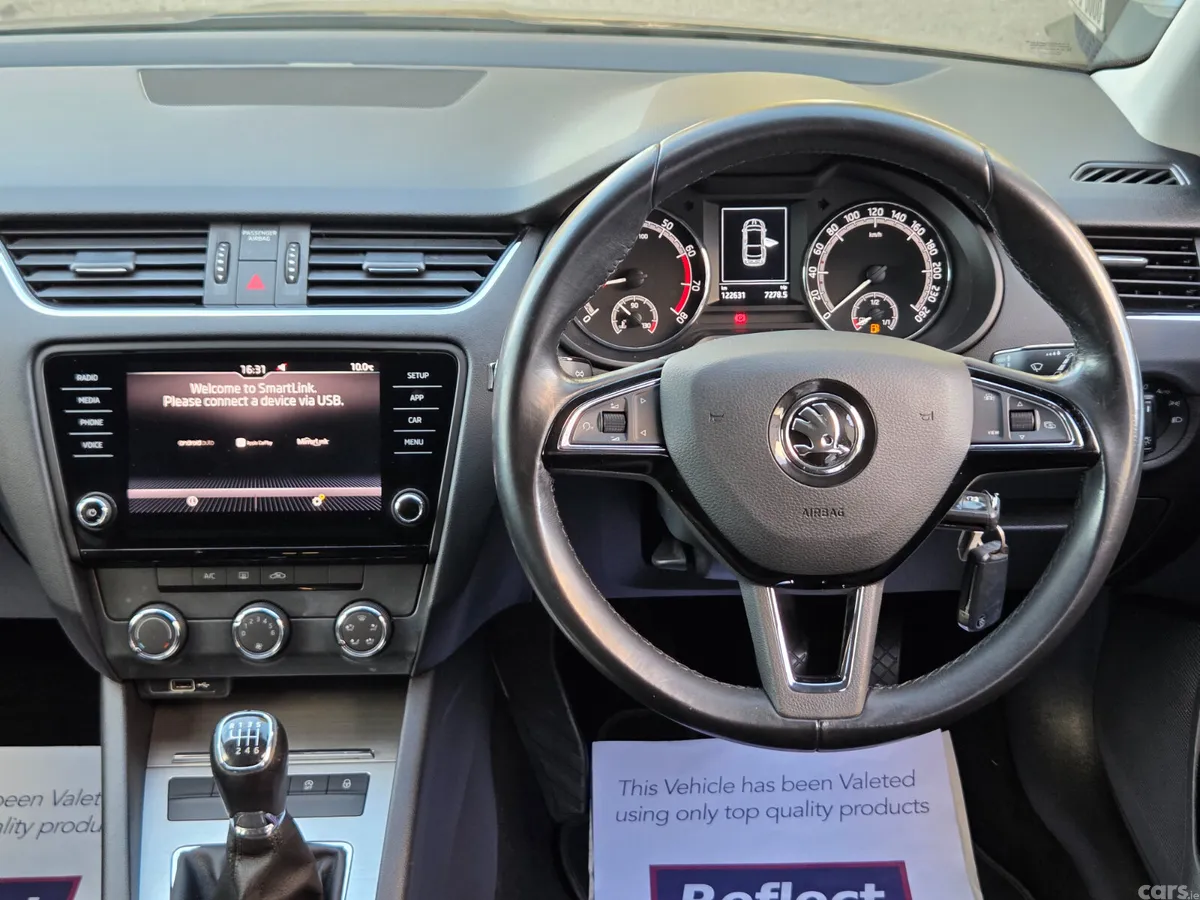 Skoda Octavia Saloon, Petrol, 2020, Grey