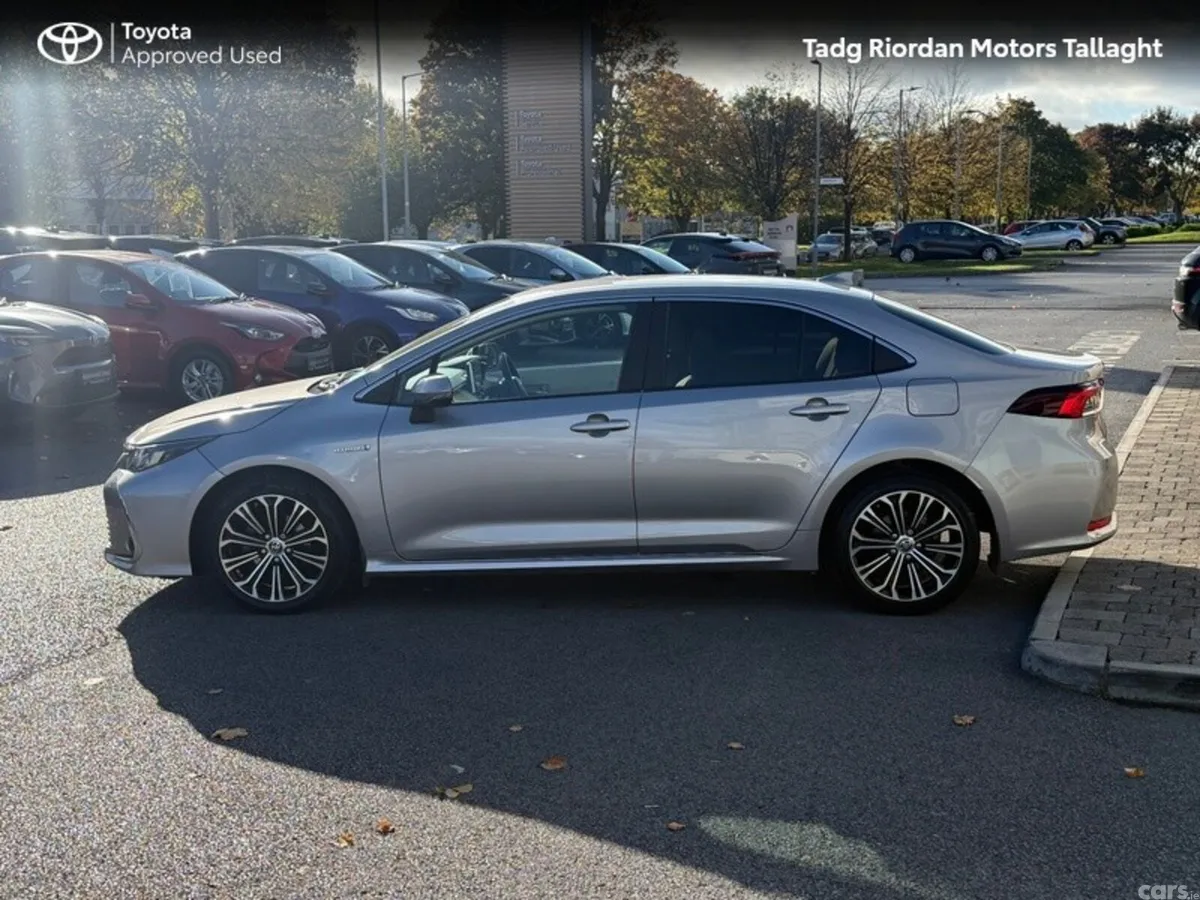 Toyota Corolla Saloon, Petrol Hybrid, 2022, Grey