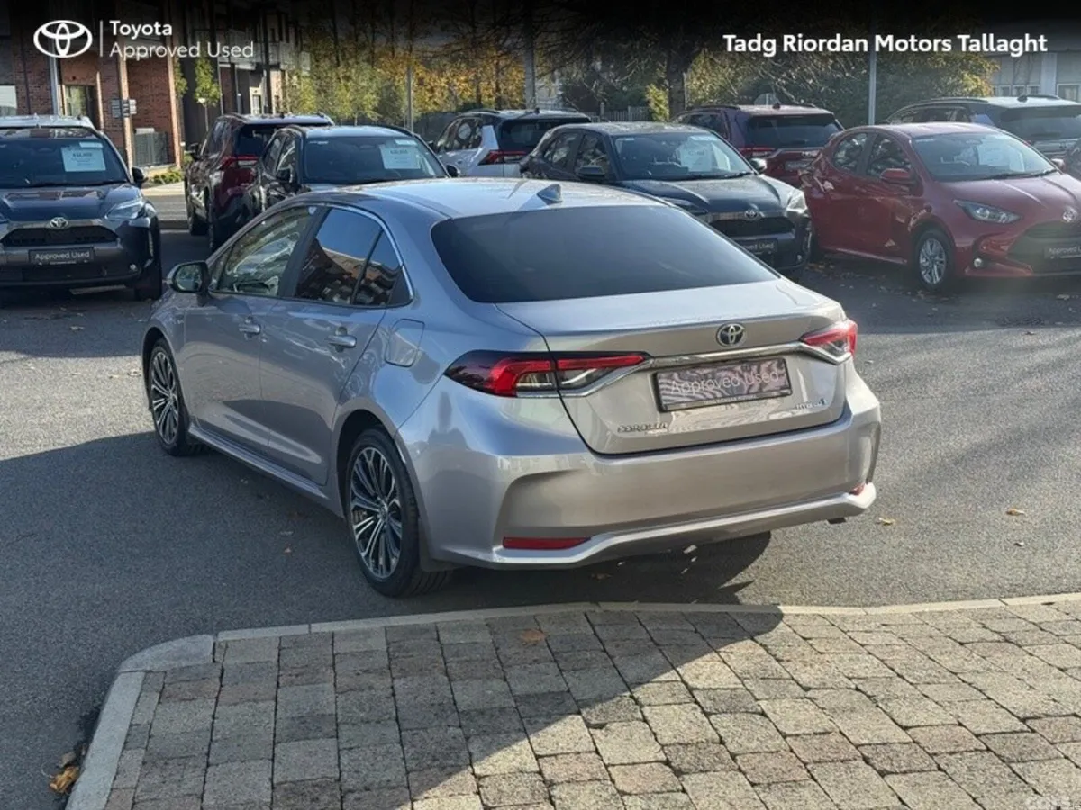 Toyota Corolla Saloon, Petrol Hybrid, 2022, Grey