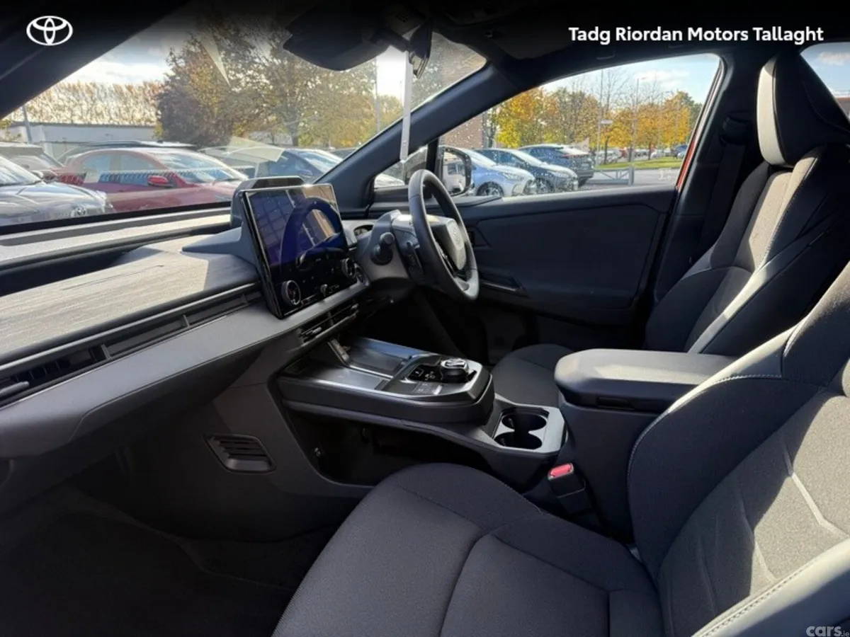 Toyota C-HR Estate, Electric, 2026, Brown