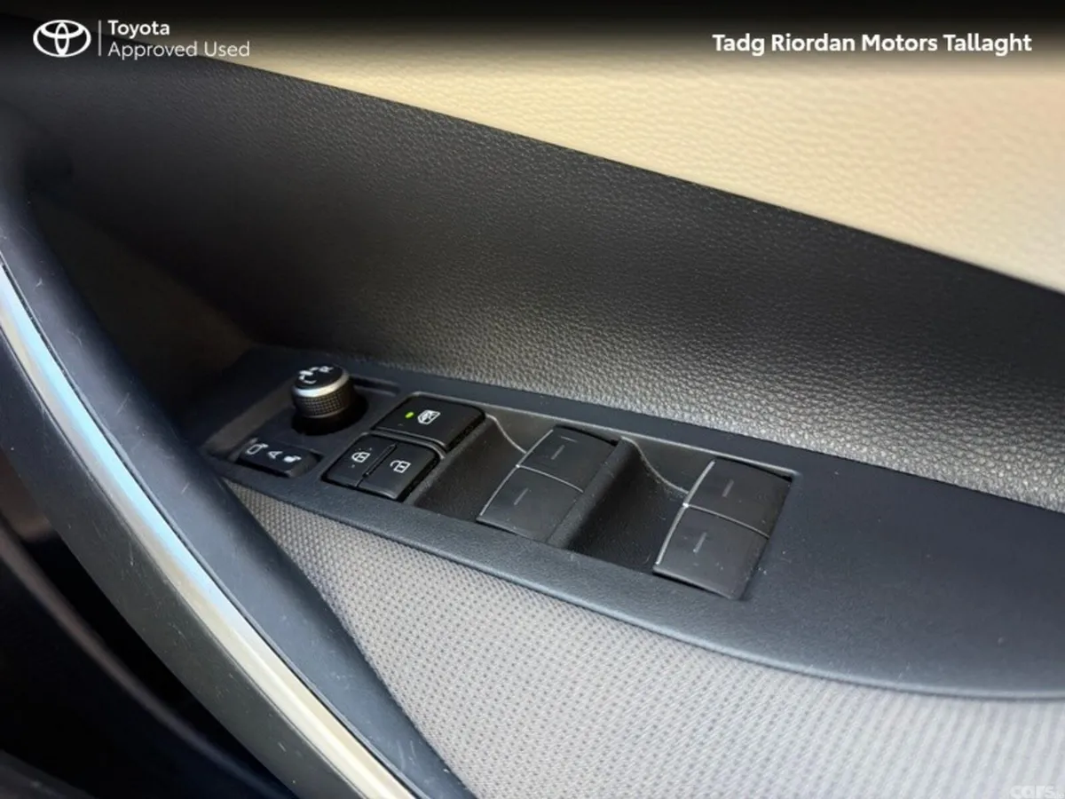 Toyota Corolla Saloon, Petrol Hybrid, 2022, Grey