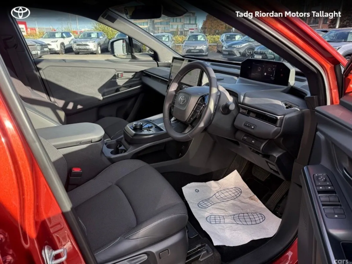 Toyota C-HR Estate, Electric, 2026, Brown