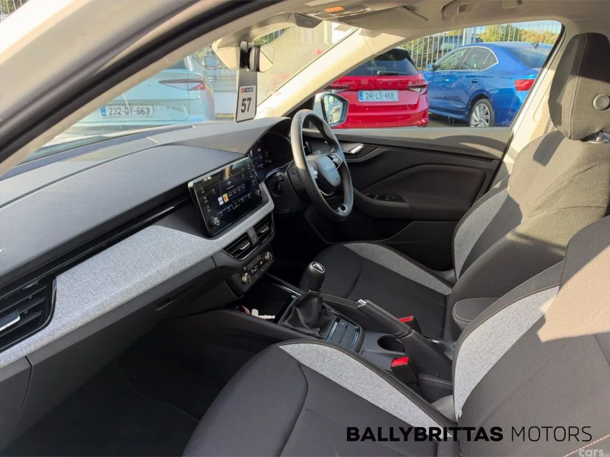 Skoda Kamiq Hatchback, Petrol, 2026, White