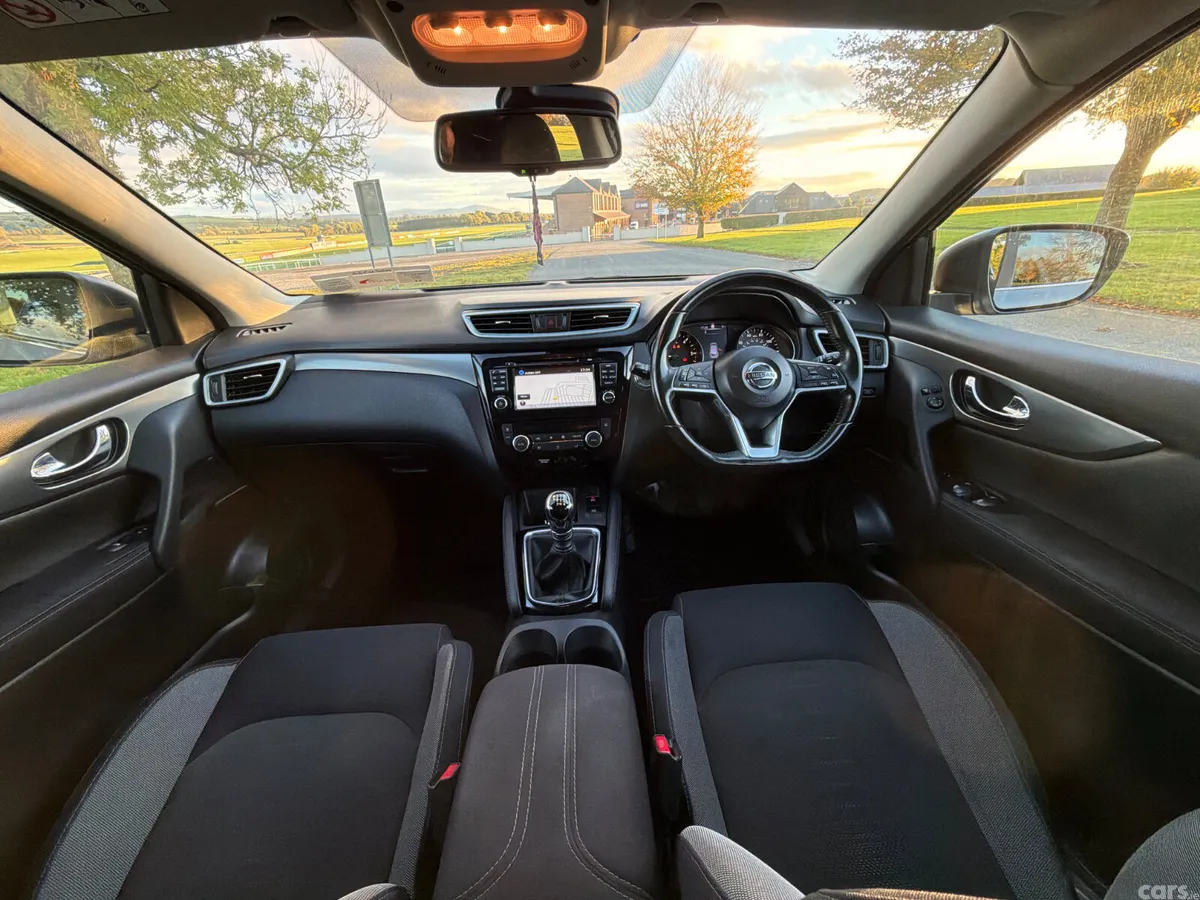 Nissan Qashqai SUV, Diesel, 2017, Grey
