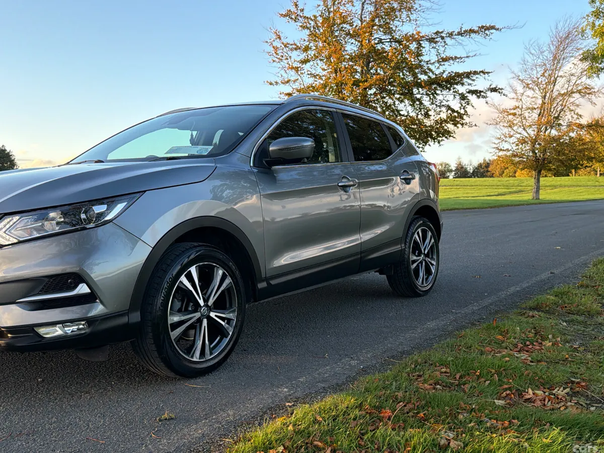 Nissan Qashqai SUV, Diesel, 2017, Grey